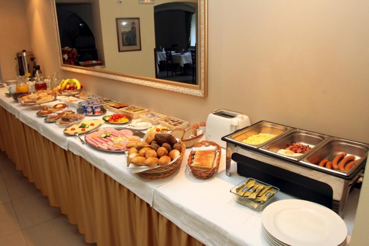 Apartman U Krale Komenskeho Jicin Ngoại thất bức ảnh
